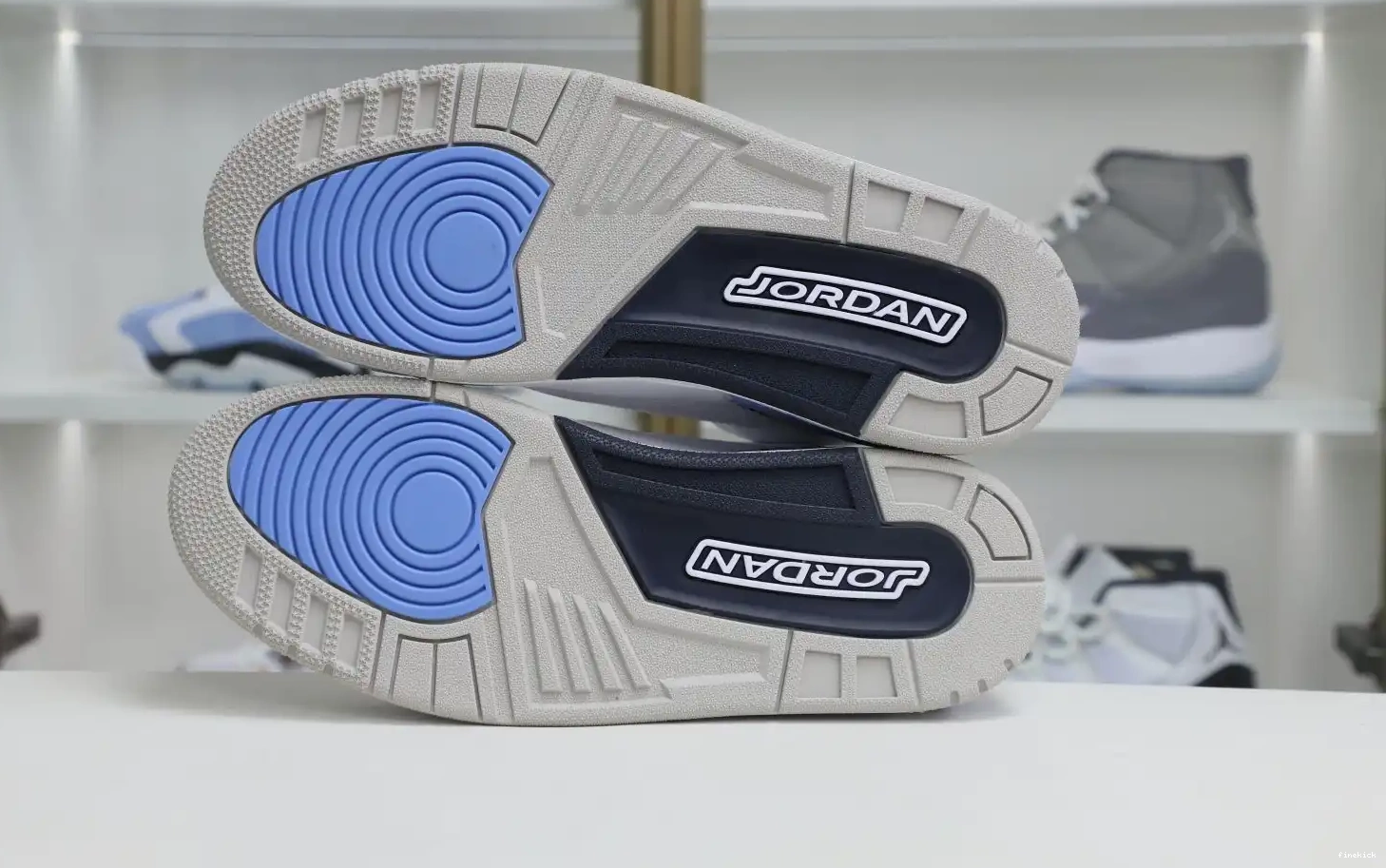 3 Jordan retro